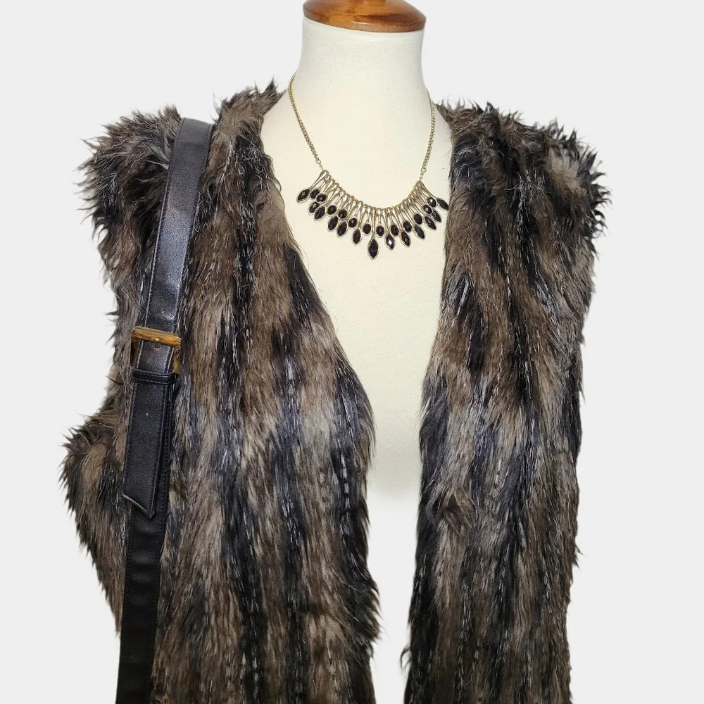 Chico's Chocolate Brown Size 3 Faux Fur Vest Cosplay Mob Wife Soft Funky Boho